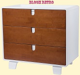 3-х секционный комод Bloom Retro Dresser в цвете Oak. Фото: чуть сбоку